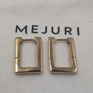 Mejuri Gold Geometric Hoop Earrings